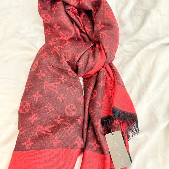 Louis Vuitton Red and Black Logo Scarf - Picture 3 of 4